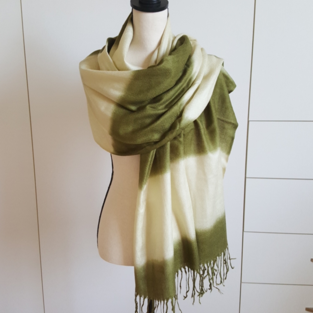 Women's scarf